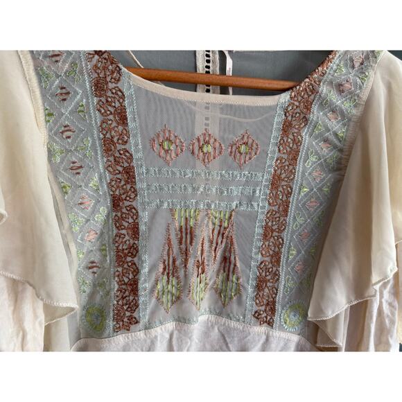 FREE PEOPLE sz XS Flutter sleeve embroidered mesh layer top in cream EUC - Picture 3 of 5